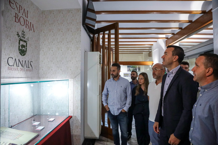 Vicent Mompó fija las prioridades de inversión con los alcaldes de Canals y Carcaixent   