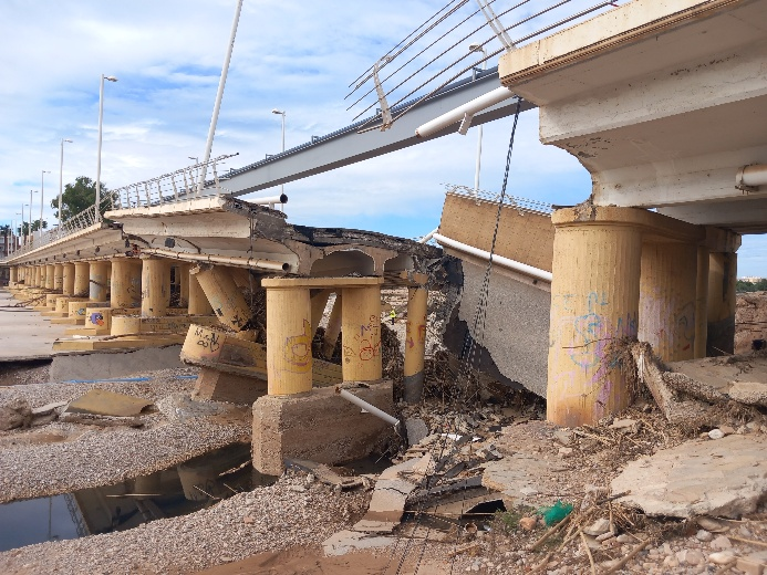 La Diputació de València continua los trabajos de reconstrucción del puente sobre el río Magro en el acceso a Carlet
