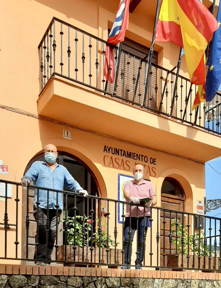 El diputat de Desenvolupament Rural visita Casas Altas per a analitzar al costat de l'alcalde les necessitats del municipi del Rincón de Ademuz