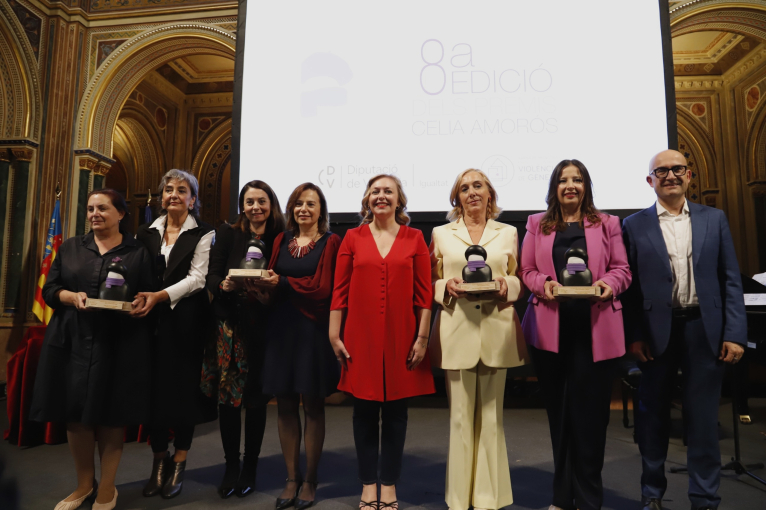 Enguix condemna l'ús de dones i xiquetes com a armes de guerra en l’entrega dels Premis Celia Amorós