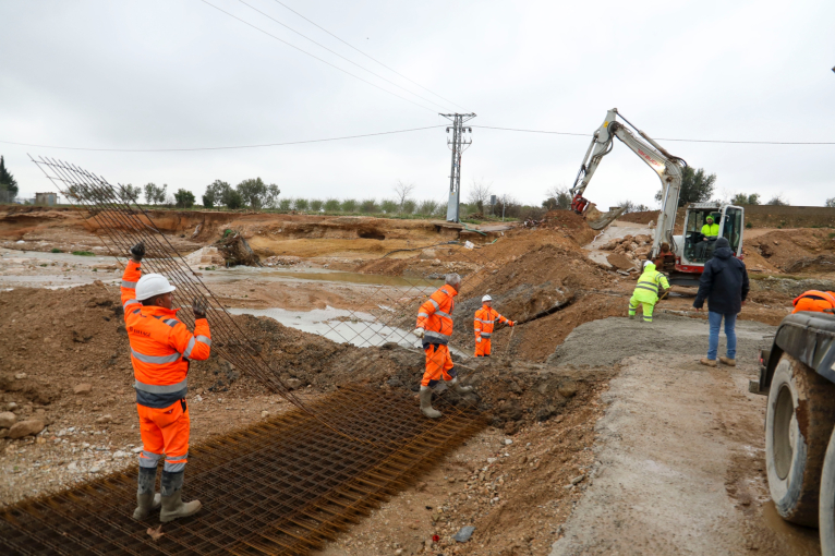 La Diputació de València reconstruïx “en temps rècord” les carreteres afectades per la pluja