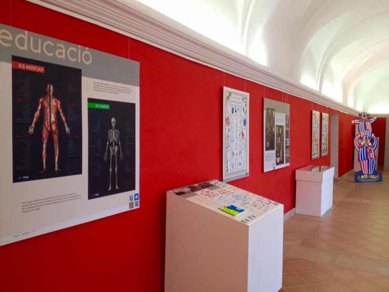 L'exposició «Connectats pel valencià» al Museu de la Festa d'Algemesí