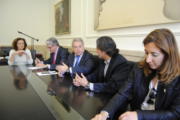 El Puig mejorará su alumbrado público y destinará el ahorro a fomentar el empleo