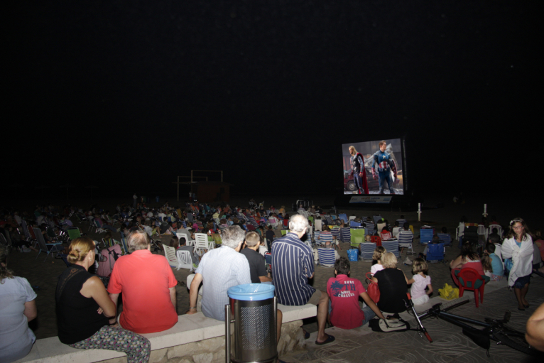 El Patronato Provincial de Turismo ofrece mañana cine de verano en la playa de Puçol 