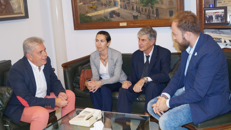 La Diputación analiza la labor de la Fundación por la Justicia en favor de los derechos humanos