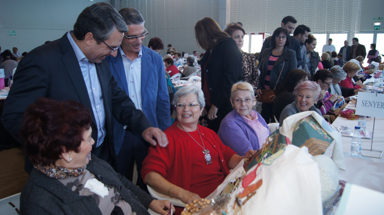 Sanjuán asiste IX Encuentro de Bolilleras de Favara