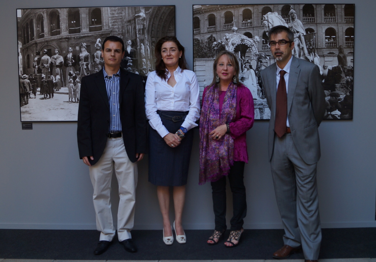 Puchalt inaugura «València en blanc i negre II» en la Beneficència