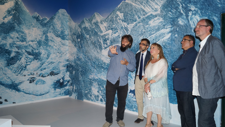 Puchalt inaugura las exposiciones de “Himalaya” y “Almas” en La Beneficiencia