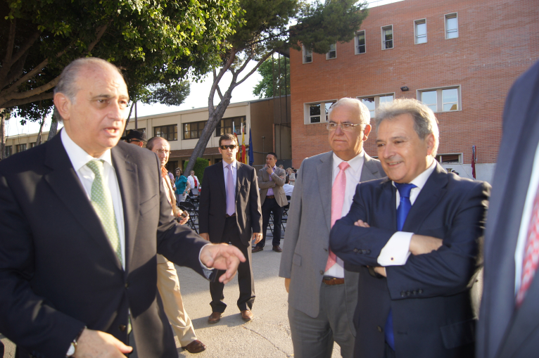 Rus participa en l’entrega de diplomes de la UNED-Sènior