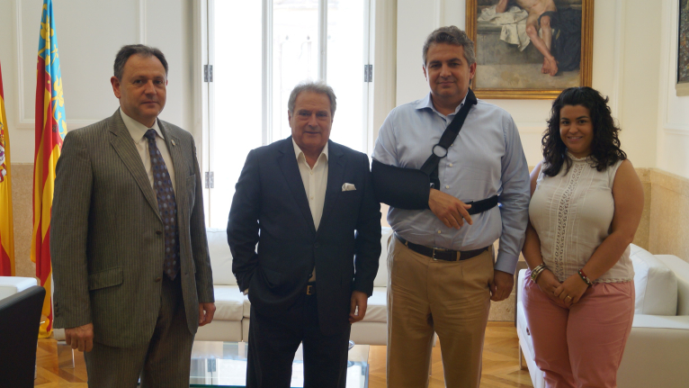 Alfonso Rus se reúne con el alcalde de Algemesí 