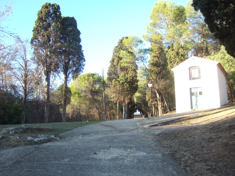 Agullent remodela el camino de la ermita