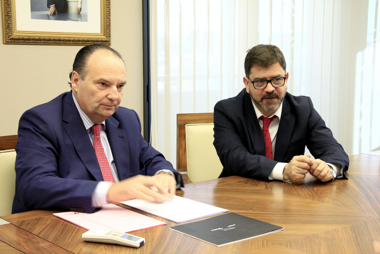 La Diputació col·labora amb la Cambra de Comerç per a fomentar la inserció laboral dels joves