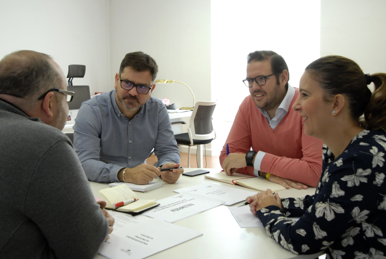 La Diputació suma l’emprenedoria jove i sènior per a la consolidació empresarial de les comarques