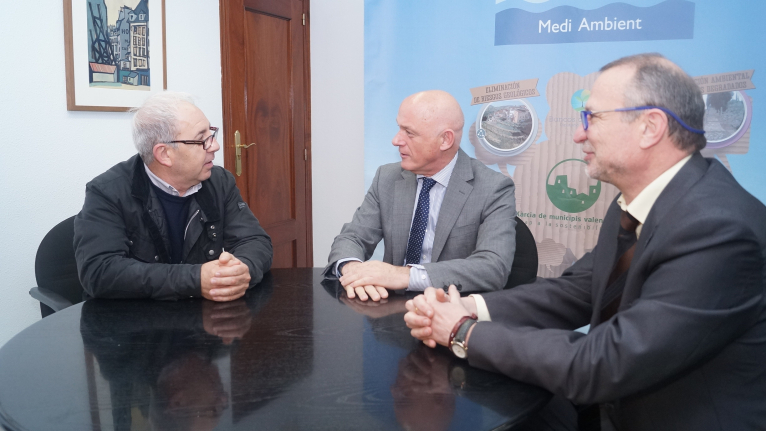 El diputado de Medio Ambiente se reúne con el alcalde de Sellent