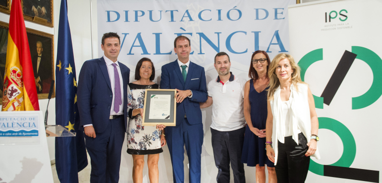 Maria Josep Amigó preside la entrega del Certificado IPS de Sostenibilidad a la empresa valenciana Mandriladora Alpesa