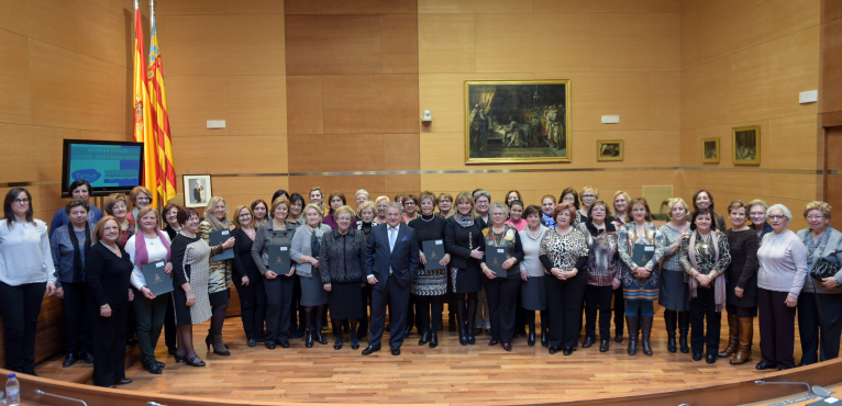 Francés: “Unas 2.500 mujeres de Tyrius han realizado cursos formativos subvencionados por la Diputación”