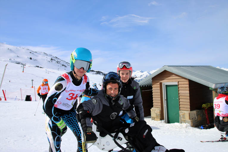 El equipo de esquí adaptado impulsado por la Diputació da la sorpresa en el Campeonato de España 2018 