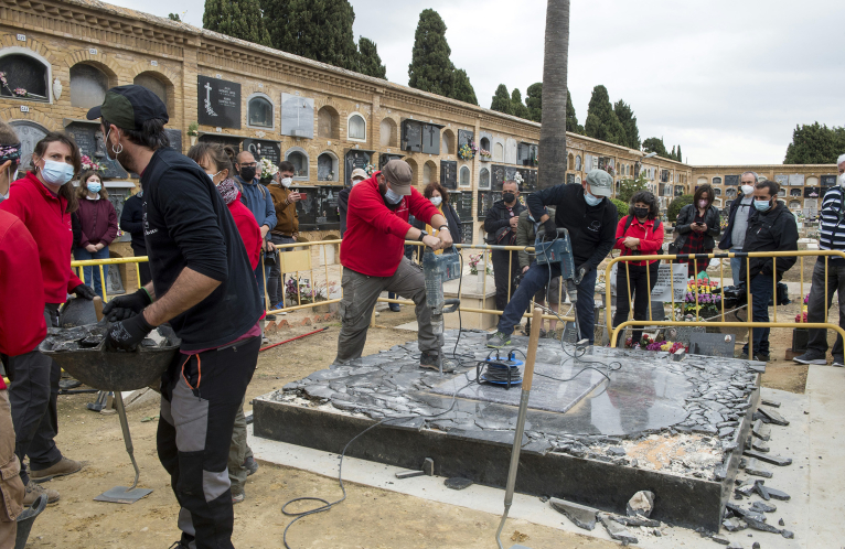 La Diputació inicia l'excavació de la fossa 114 de Paterna en la qual jauen les restes d'alcaldes i professionals liberals represaliats