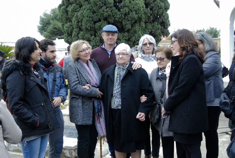 La Diputació homenajea el día de las víctimas de la Guerra Civil y la dictadura en el cementerio de Paterna