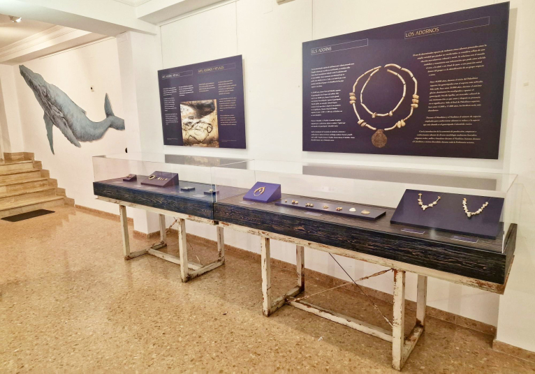 El Museu de Prehistòria lleva a Ráfol de Salem una exposición sobre las sociedades del pasado y los productos del mar