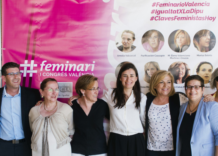 L'eurodiputada Elena Valenciano proposa «adaptar el feminisme a les noves resistències relacionades amb el poder dels hòmens»