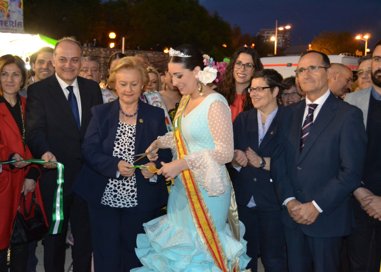 Valencia inaugura su Feria de abril  andaluza 