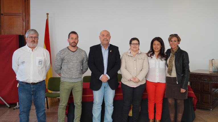 La Diputación colabora en el primer encuentro nacional de frontenis femenino que se celebra en Nàquera 