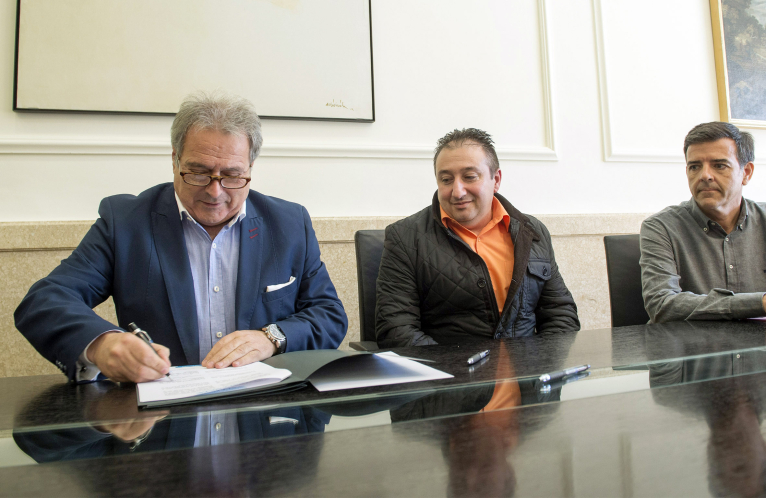 Emperador ampliarà el centre social i l'ajuntament