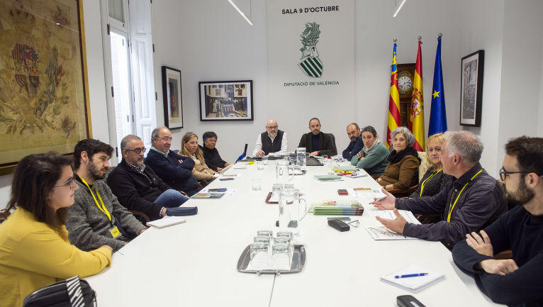La Diputació i els municipis forestals s'alien per a fomentar l'ús del biocombustible