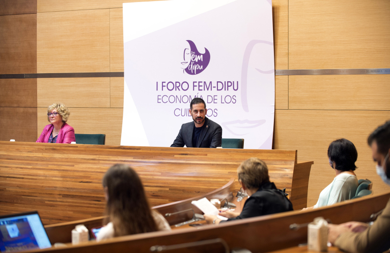 La Diputació visibiliza a las mujeres trabajadoras del sector de los cuidados