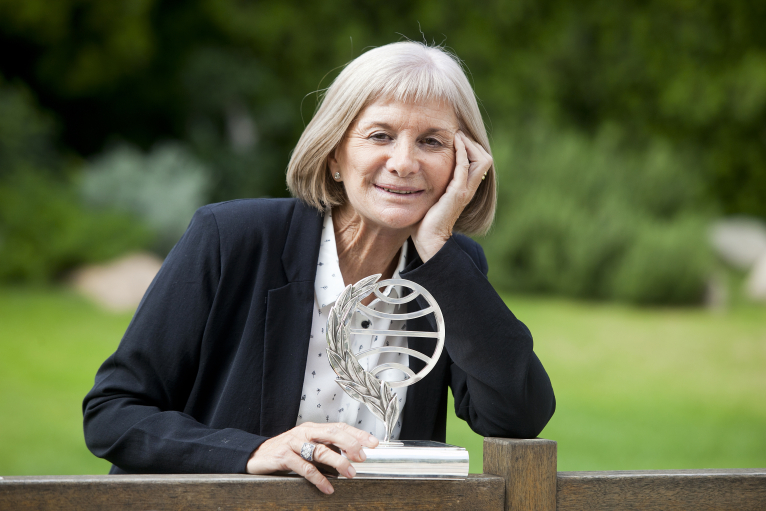 L’escriptora Alicia Giménez Bartlett clausura el cicle 'Literatura al Magnànim'