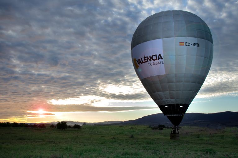 València Turisme sobrevolará el cielo de Hungría esta semana