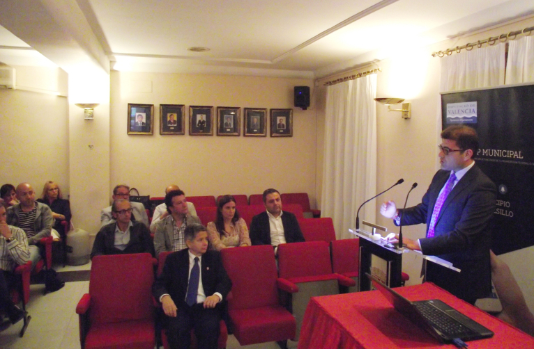 La Diputació presenta a l'Alcúdia de Crespins la nova 'app' municipal