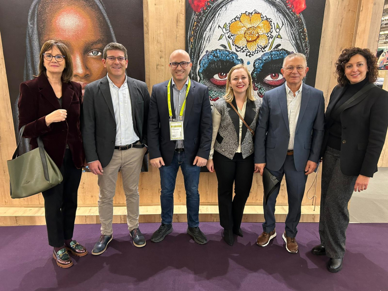 Enguix anuncia una línia d'ajudes de la Diputació per a la projecció exterior de les comarques valencianes del tèxtil