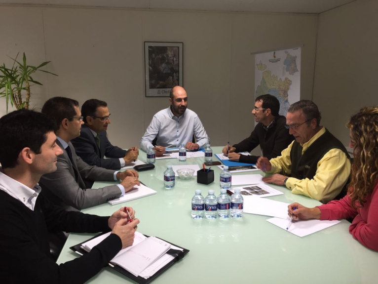La Diputación trabaja para reabrir la carretera de Cortes de Pallás este fin de semana 