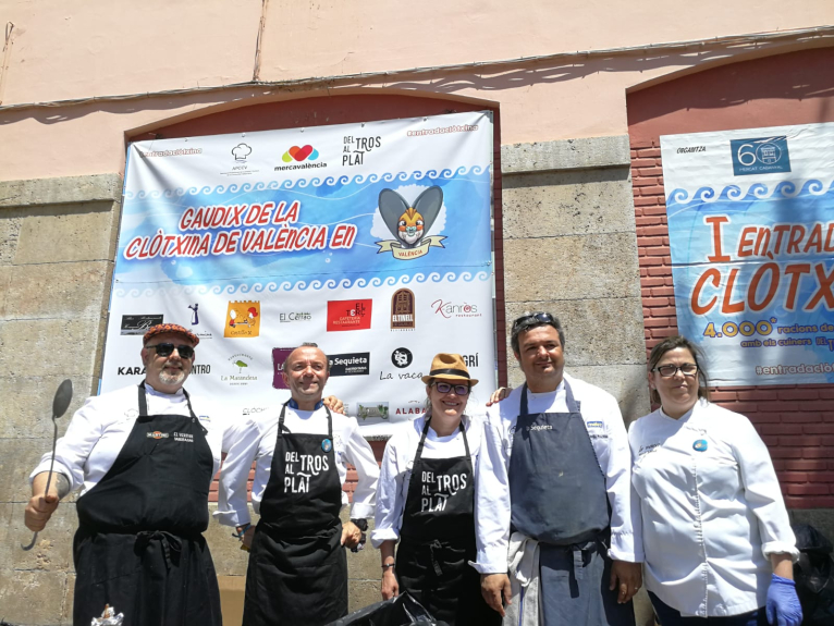Cuiners valencians celebren les jornades de la clòtxina “Del Tros al Plat” simultàniament en onze municipis