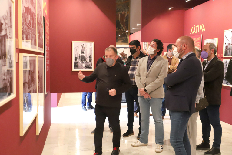 La exposición ‘Foc i flames’ recorre la historia de las Fallas fuera de la ciudad de València