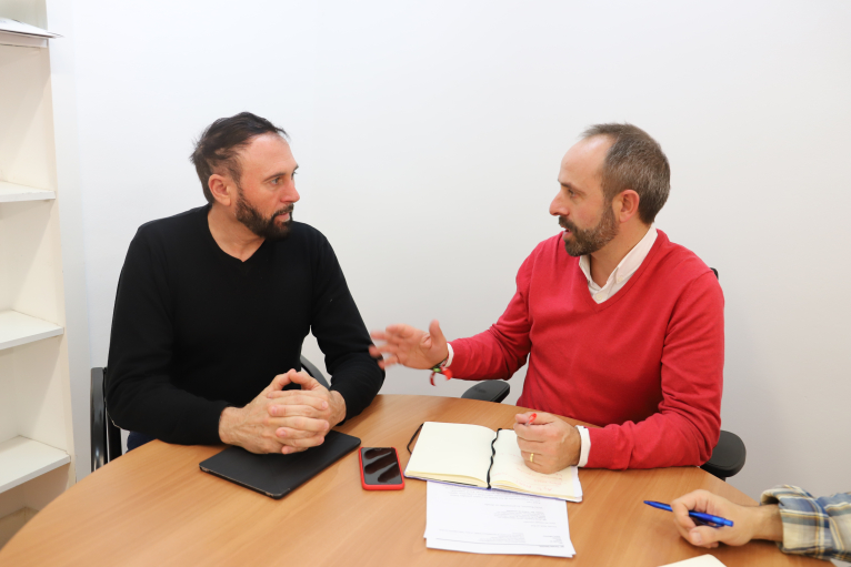 El diputat responsable de Divalterra, Ramiro Rivera, es reuneix amb l'alcalde de Pinet