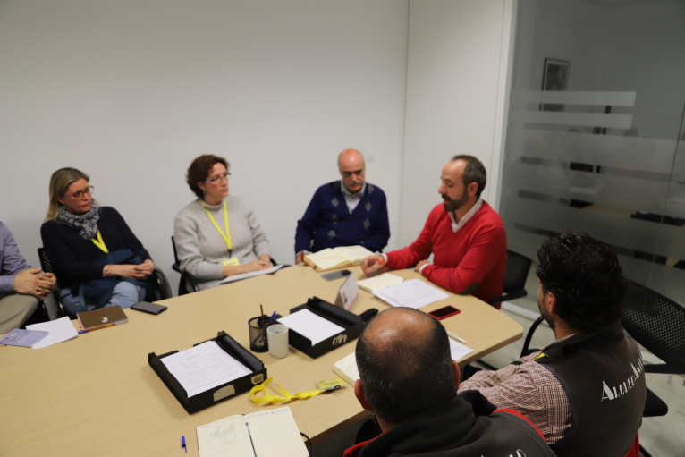 El diputat de Memòria Històrica, Ramiro Rivera, es reuneix amb el Col·legi d'Arqueòlegs de València