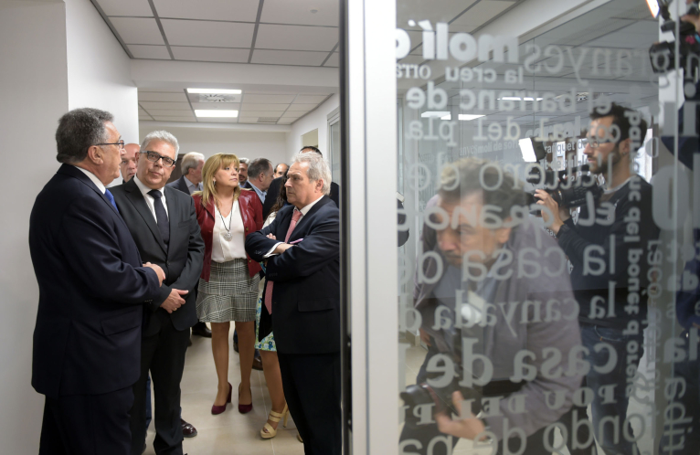 Rus inaugura la reforma integral del Ayuntamiento de Catadau y las mejoras del Hogar del Jubilado