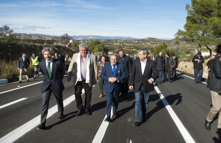 La Diputación cierra el año con cerca  de 40 inauguraciones de carreteras e instalaciones municipales