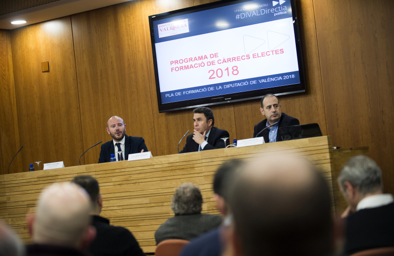 La Diputació impulsa la formació de càrrecs públics locals en un curs amb totes les places cobertes