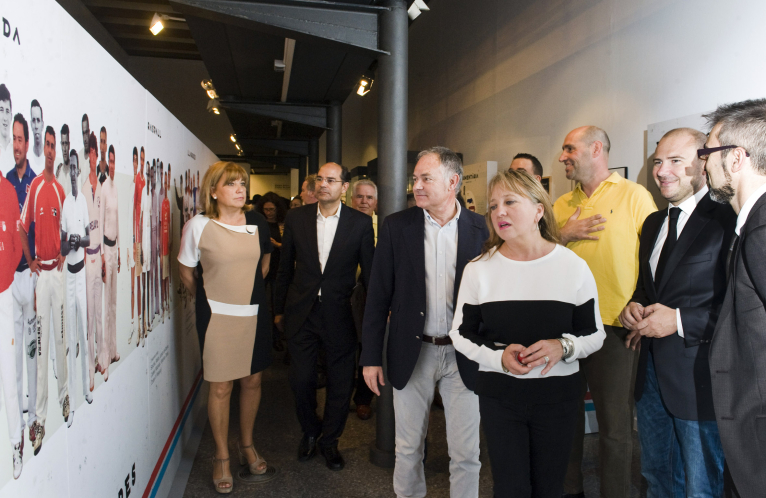 El mundo de la pelota se da cita en la exposición de la Beneficència