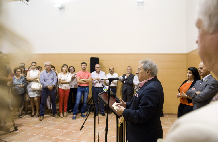 Alfonso Rus inaugura la remodelación del Ayuntamiento de Massalavés