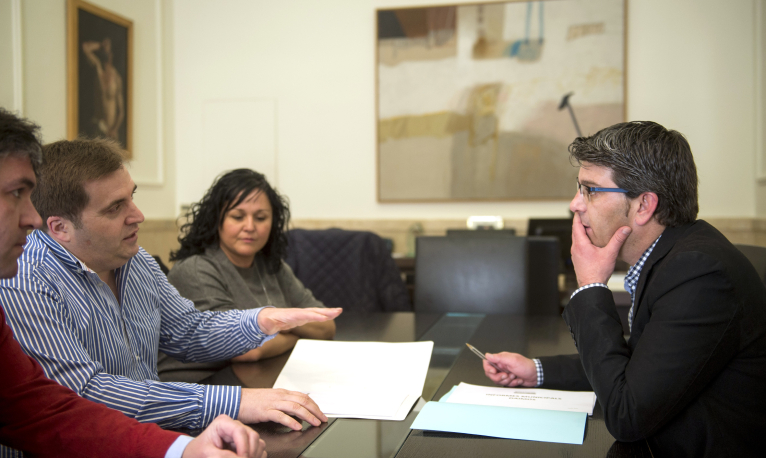 El alcalde de Daimús pide ayuda a la Diputación para cambiar la tubería central que atraviesa el municipio