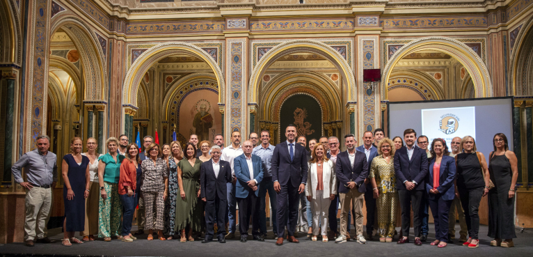La Diputació de València reunix alcaldes de la província per a desenvolupar un programa de seguretat viària escolar en el Circuit de Cheste
