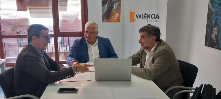 La Diputació impulsarà el turisme relacionat amb el patrimoni cultural i natural de la seda a la província