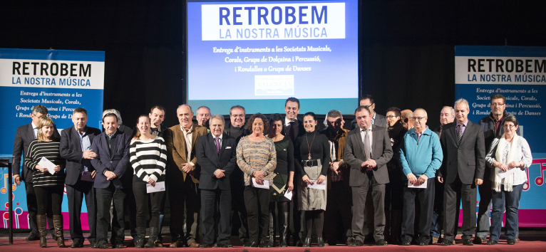 Entrega de instrumentos en Requena