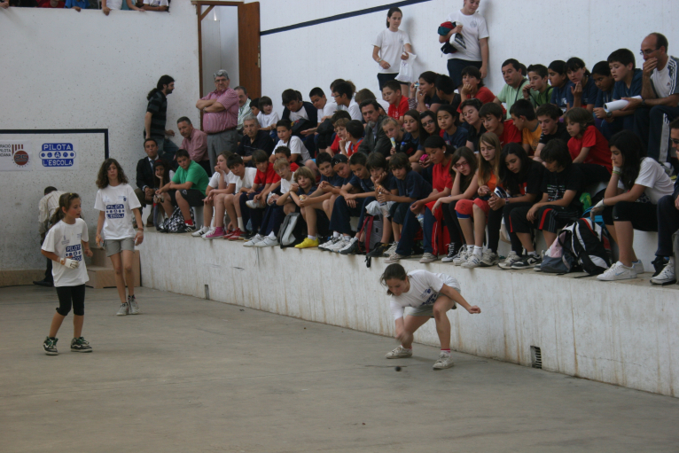 Programes esportius municipals per a vint-i-set ajuntaments de la Safor