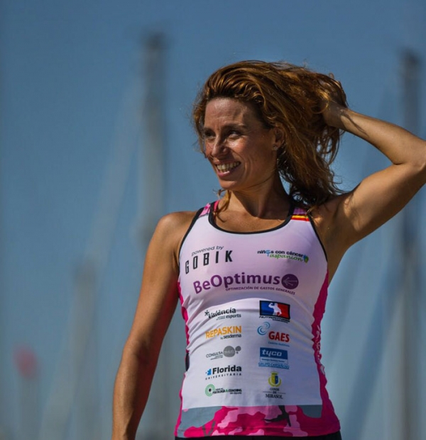 La Diputación y la triatleta Mª José Martínez participan en el Ironman de Australia por el cáncer infantil